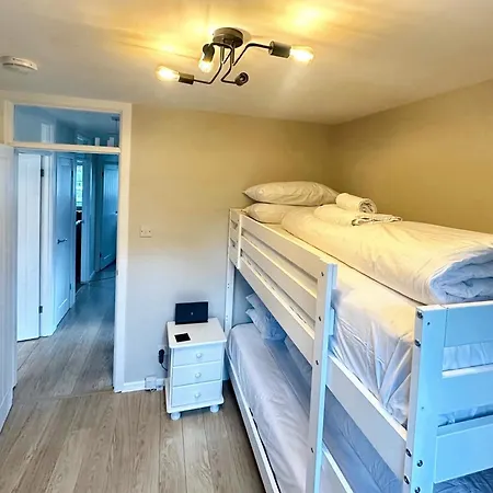 2 Bed In 94576